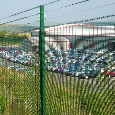 Wysokiej Bezpieczeństwa Sieć 4,5 mm Zielony Ogrodzenie Przeciwko Wspinaczkom Z Elektronicznym Systemem Alarmu