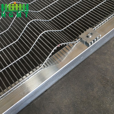 Zielonego proszku powlekany metalowy spawany siatka 358 Ogrodzenie przeciw wspinaczce dla bezpieczeństwa domowego