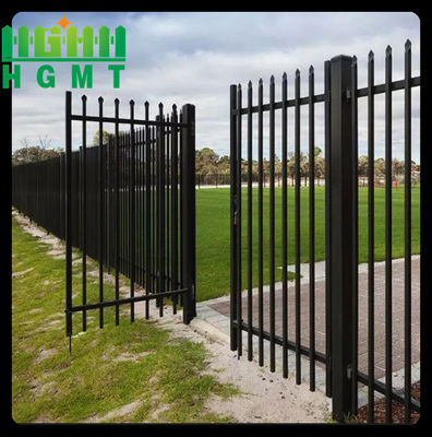 Wysokiej klasy, nowoczesne, ozdobne, żelazne bramy i ogrodzenie.